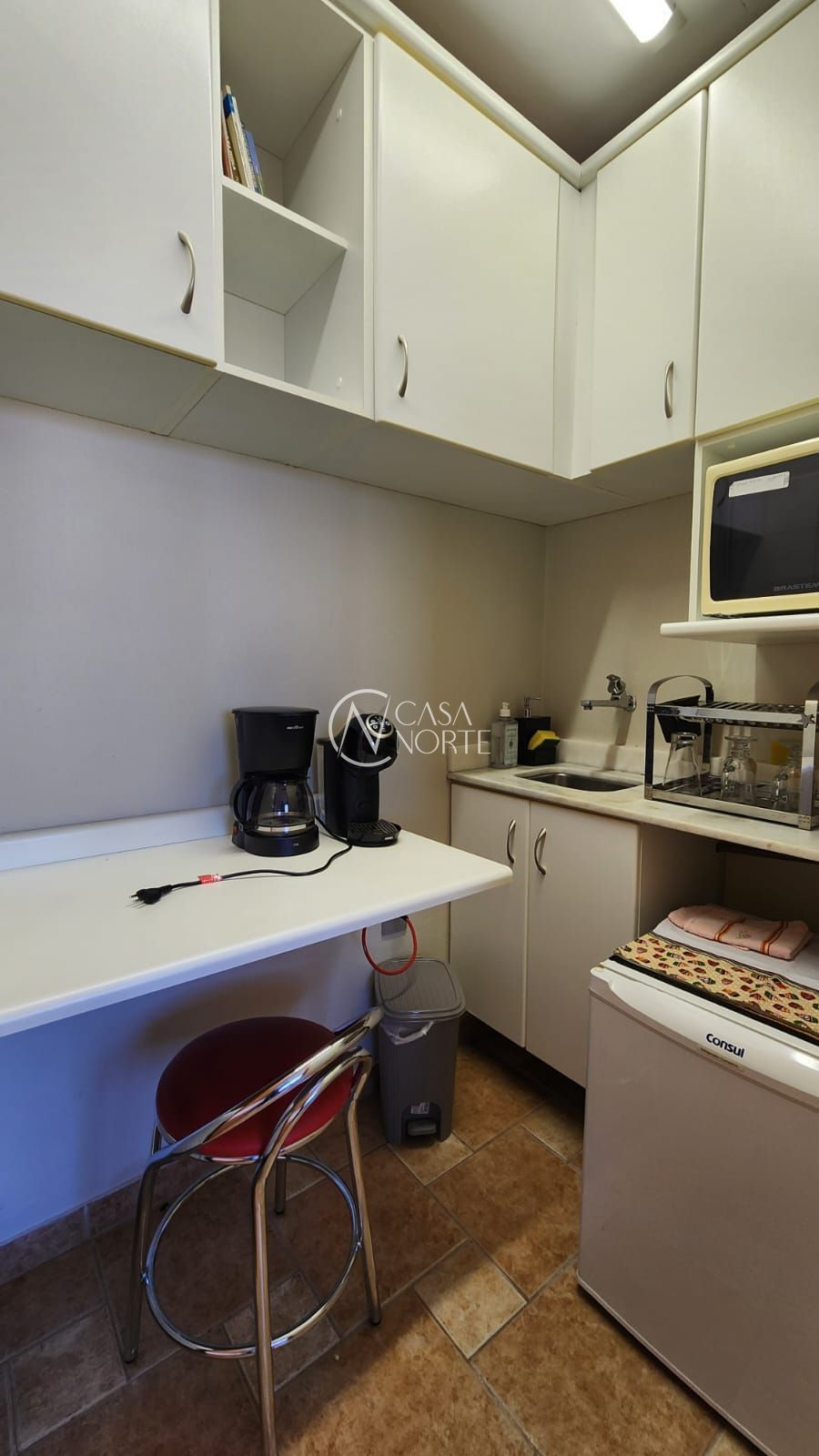 Sala Comercial à venda com 1 quarto, 33m², 1 vaga, Rua Doutor Florêncio Ygartua no bairro Moinhos de Vento em Porto Alegre