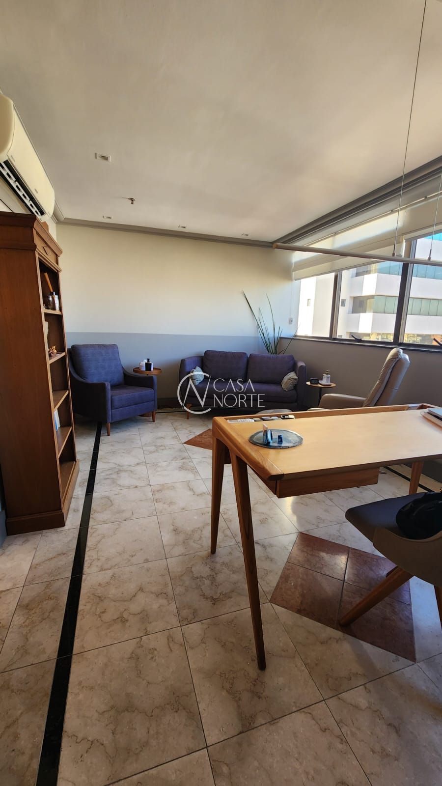 Sala Comercial à venda com 1 quarto, 33m², 1 vaga, Rua Doutor Florêncio Ygartua no bairro Moinhos de Vento em Porto Alegre