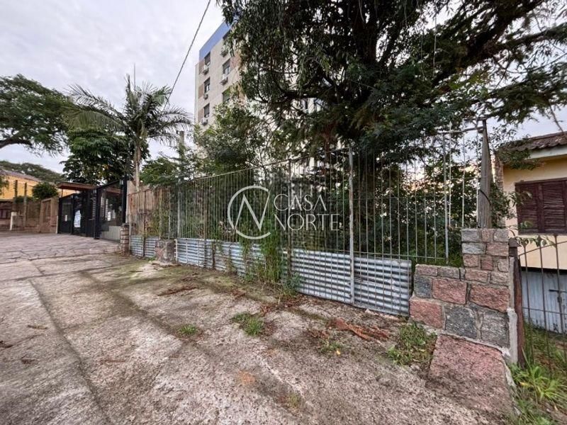 Terreno à venda  com 345m², Rua Eugênio du Pasquier no bairro Cristo Redentor em Porto Alegre