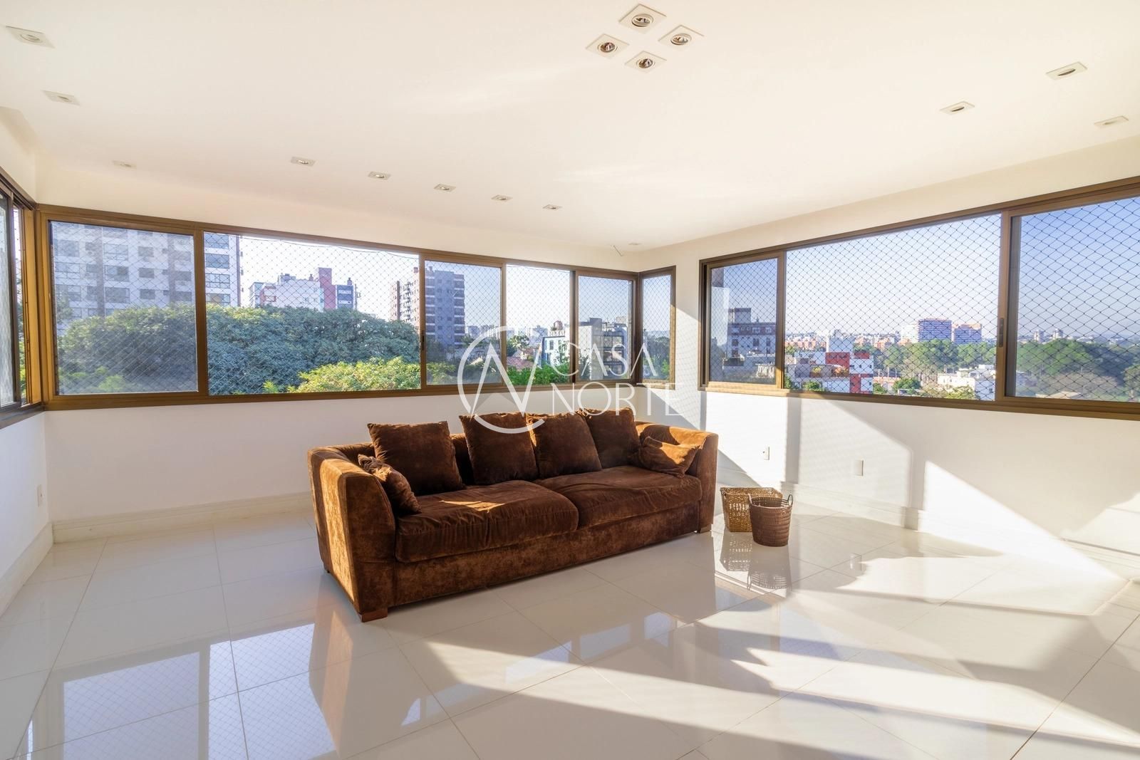 Apartamento à venda com 3 quartos, 91m², 1 suíte, 2 vagas, Rua Geraldo Souza Moreira no bairro Passo da Areia em Porto Alegre
