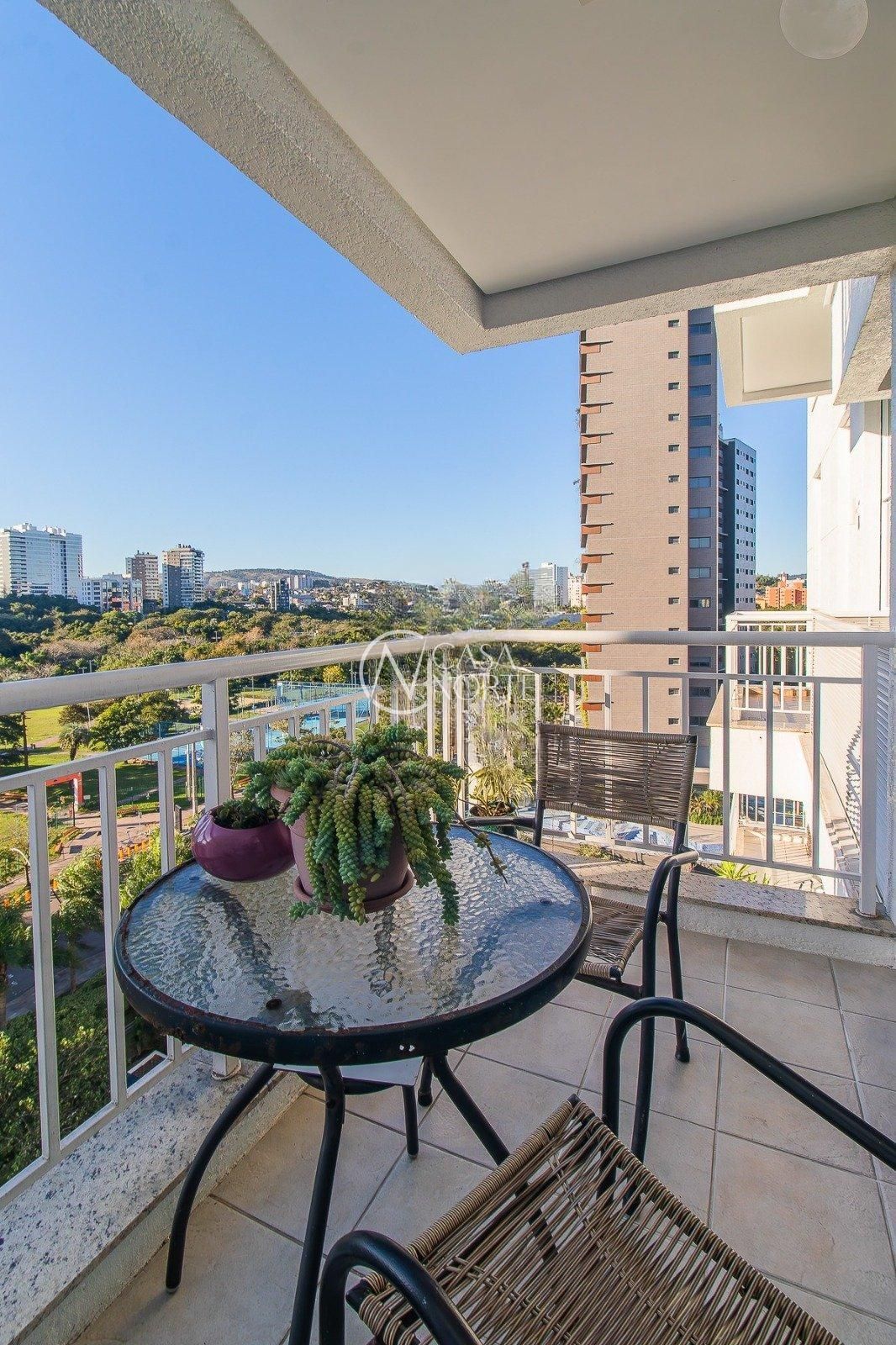 Apartamento à venda com 2 quartos, 65m², 1 suíte, 1 vaga, Avenida Veríssimo de Amaral no bairro Jardim Europa em Porto Alegre