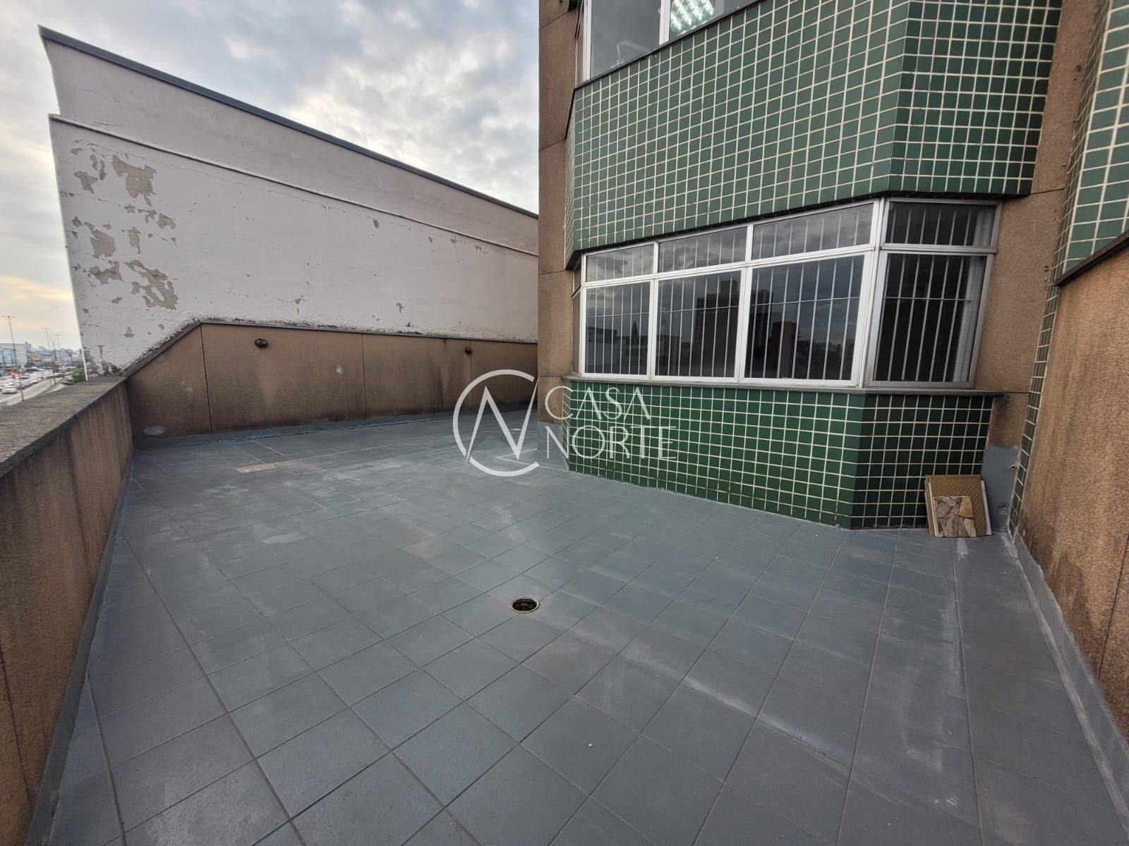 Sala Comercial à venda com 1 quarto, 95m², Avenida Assis Brasil no bairro Jardim Lindóia em Porto Alegre