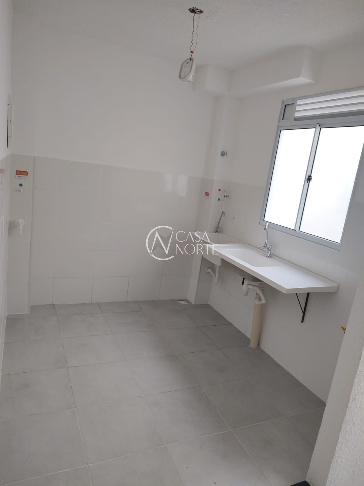 Apartamento à venda com 2 quartos, 40m², 1 vaga, Rua Sete Mil e Oito no bairro Restinga em Porto Alegre