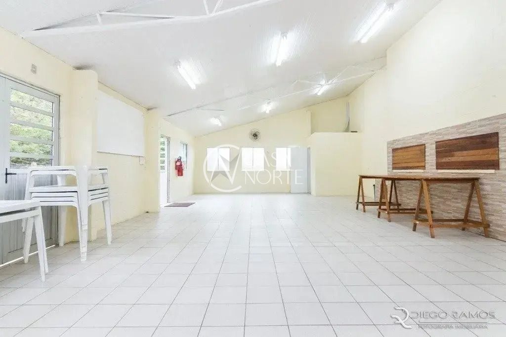 Apartamento à venda com 2 quartos, 37m², 1 vaga, Avenida Baltazar de Oliveira Garcia no bairro Rubem Berta em Porto Alegre