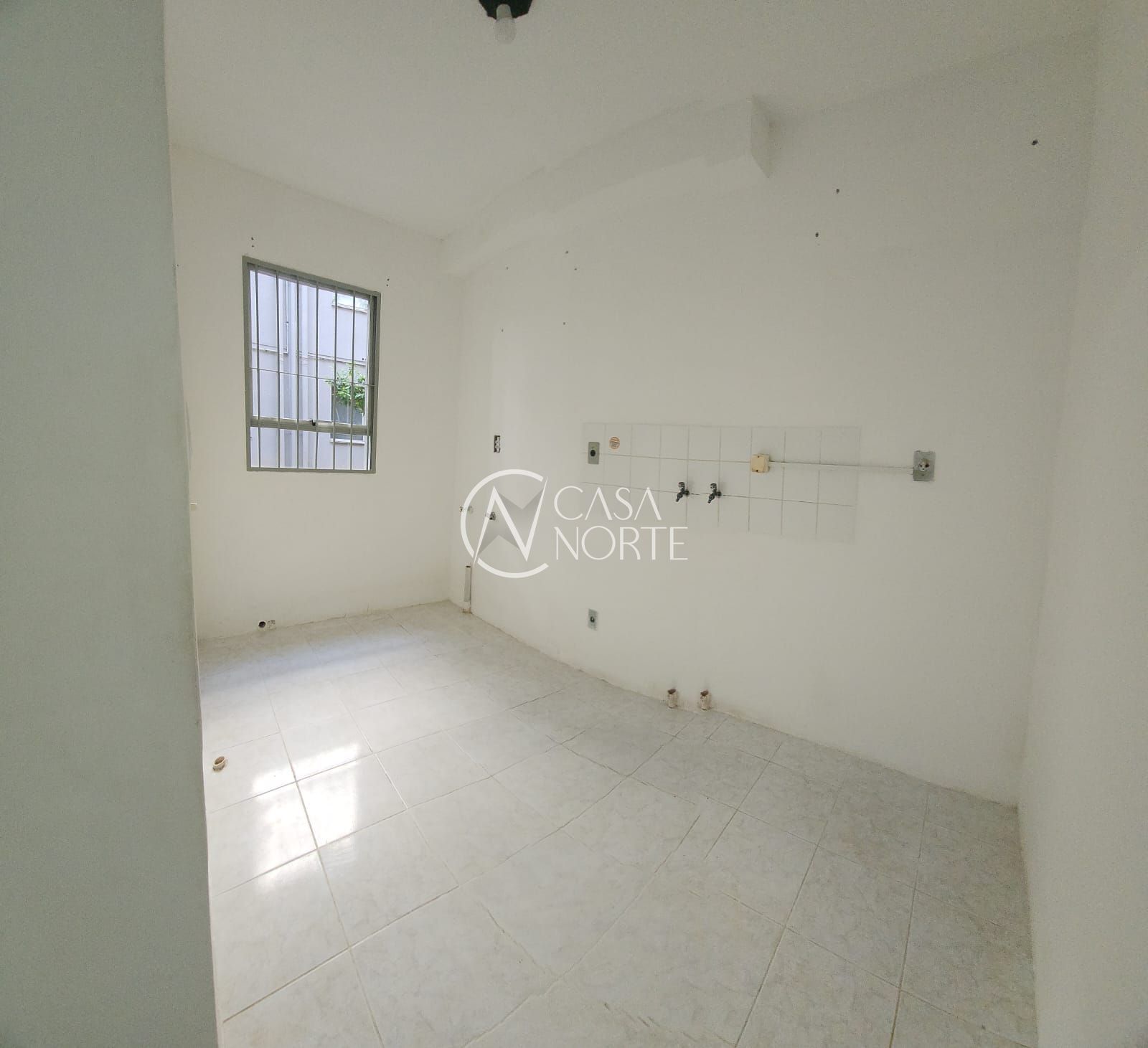 Apartamento à venda com 2 quartos, 39m², 1 vaga, Rua dos Maias no bairro Rubem Berta em Porto Alegre