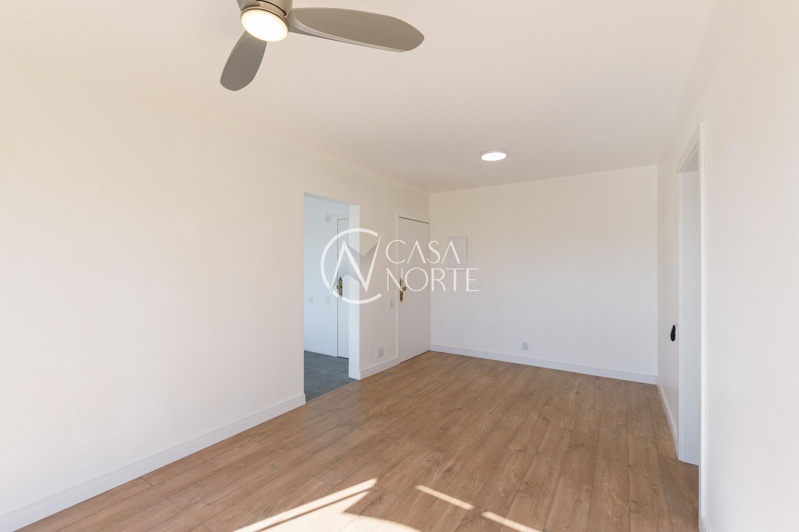 Apartamento à venda com 3 quartos, 85m², 1 suíte, Rua Padre Hildebrando no bairro Santa Maria Goretti em Porto Alegre