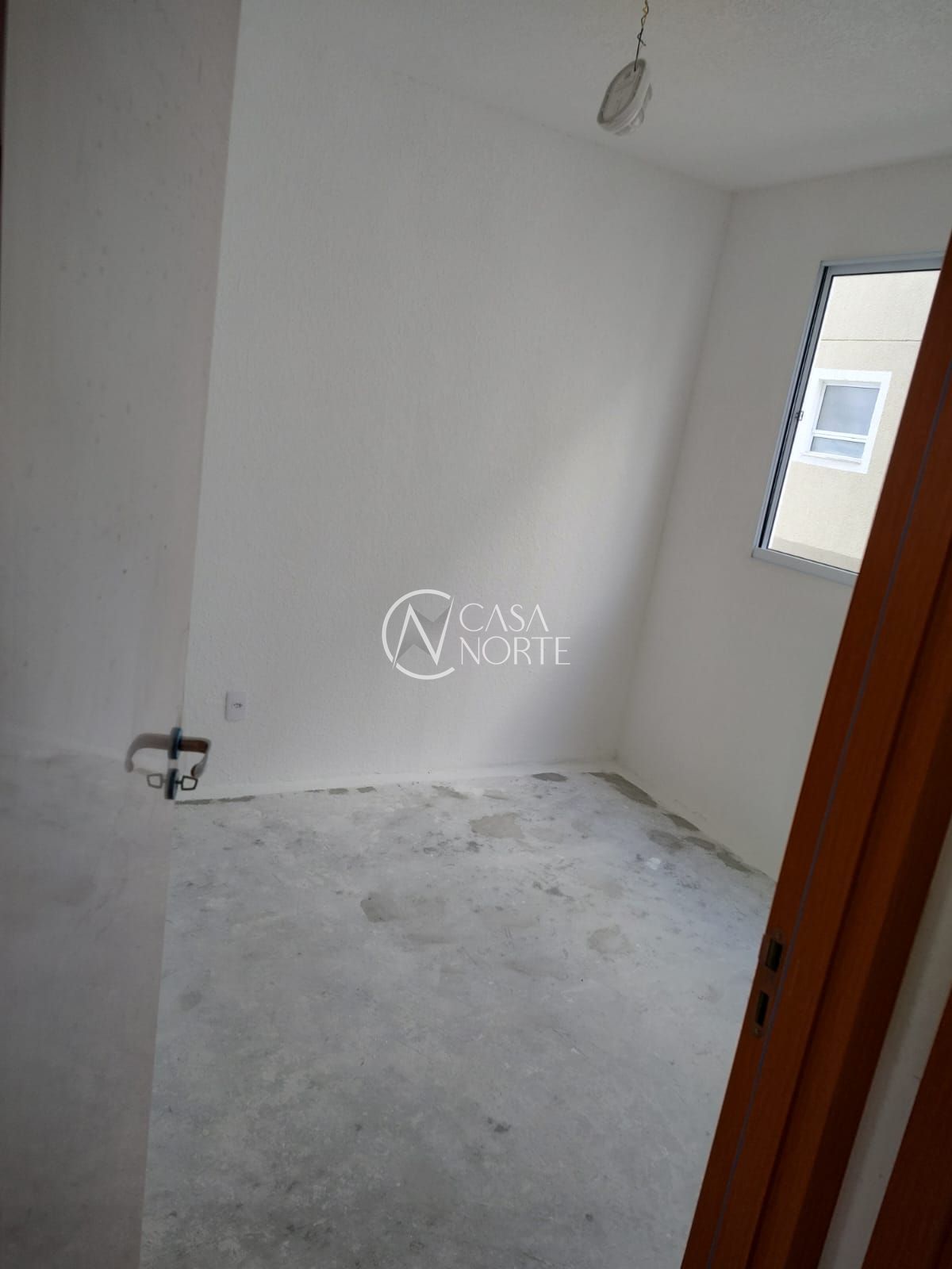 Apartamento à venda com 2 quartos, 40m², 1 vaga, Rua Sete Mil e Oito no bairro Restinga em Porto Alegre