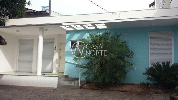 Casa à venda com 3 quartos, 492m², 1 suíte, 4 vagas, Rua São Sepé no bairro Vila Jardim em Porto Alegre