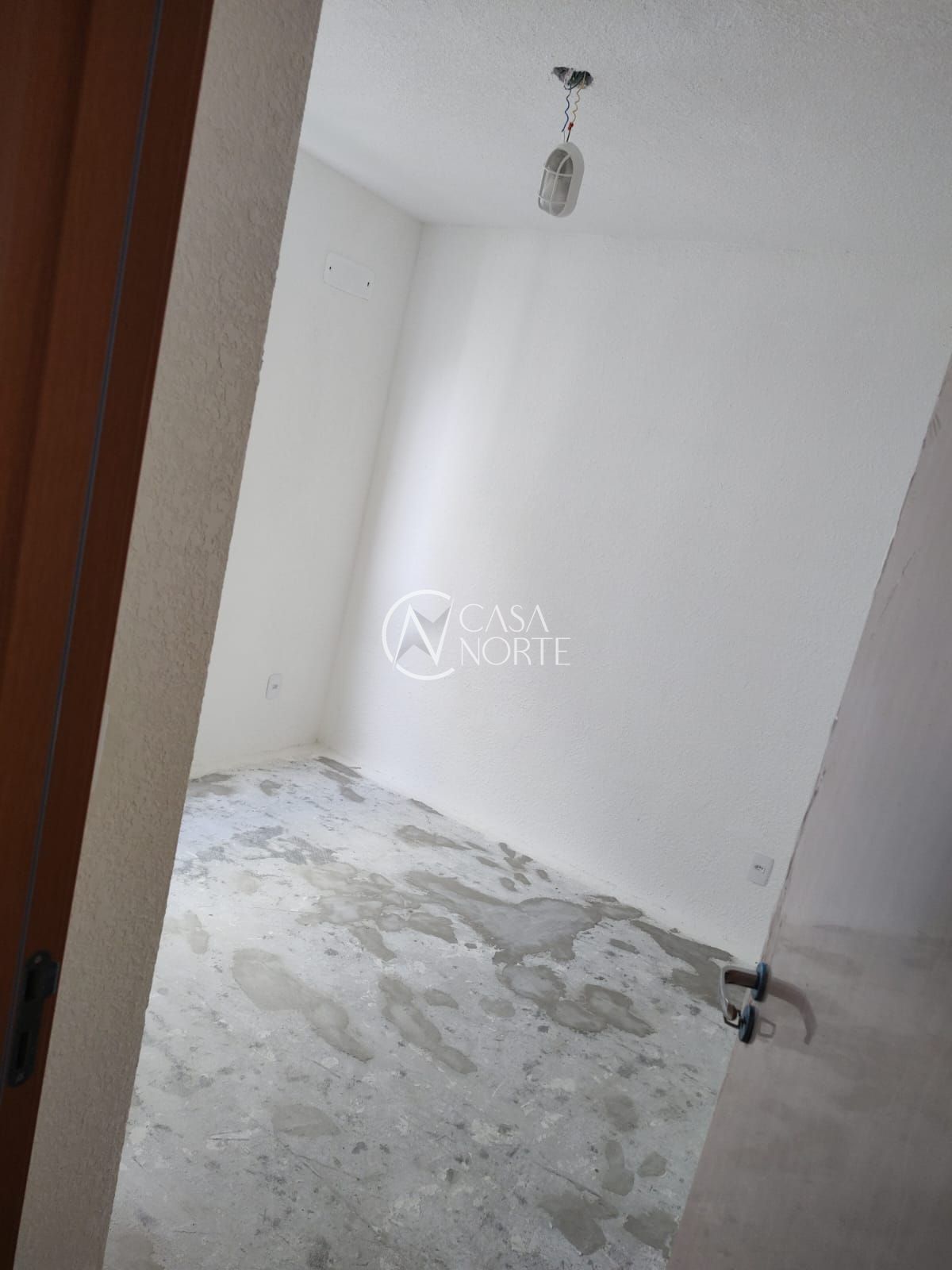 Apartamento à venda com 2 quartos, 40m², 1 vaga, Rua Sete Mil e Oito no bairro Restinga em Porto Alegre