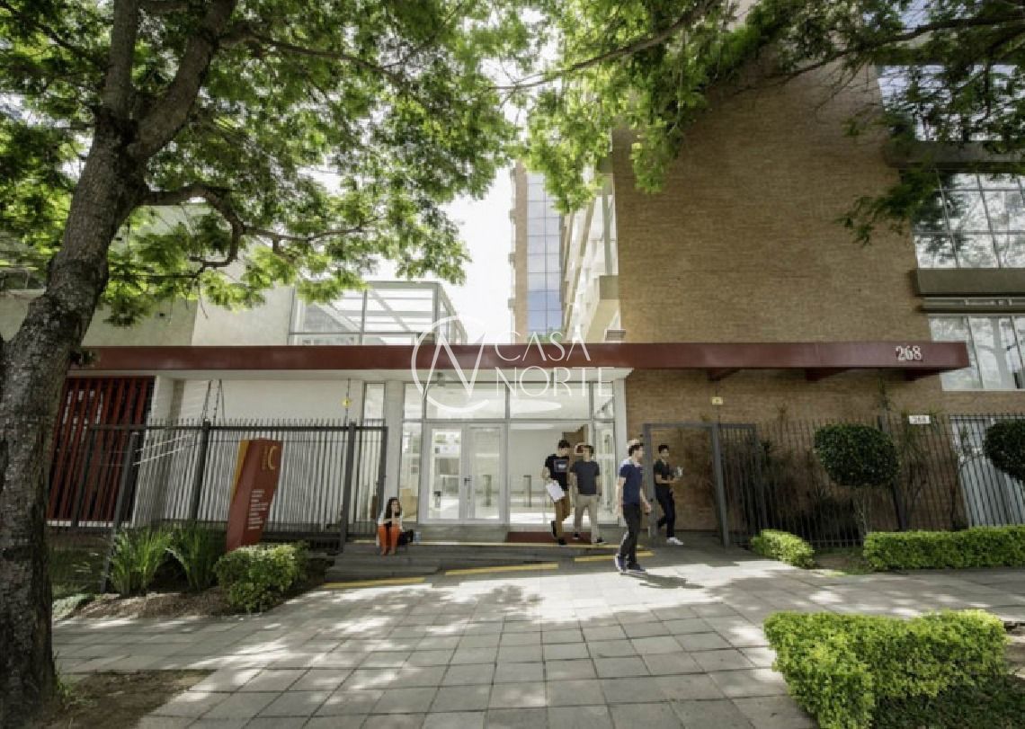 Cobertura à venda com 3 quartos, 195m², 1 suíte, 2 vagas, Rua Guilherme Schell no bairro Santo Antônio em Porto Alegre