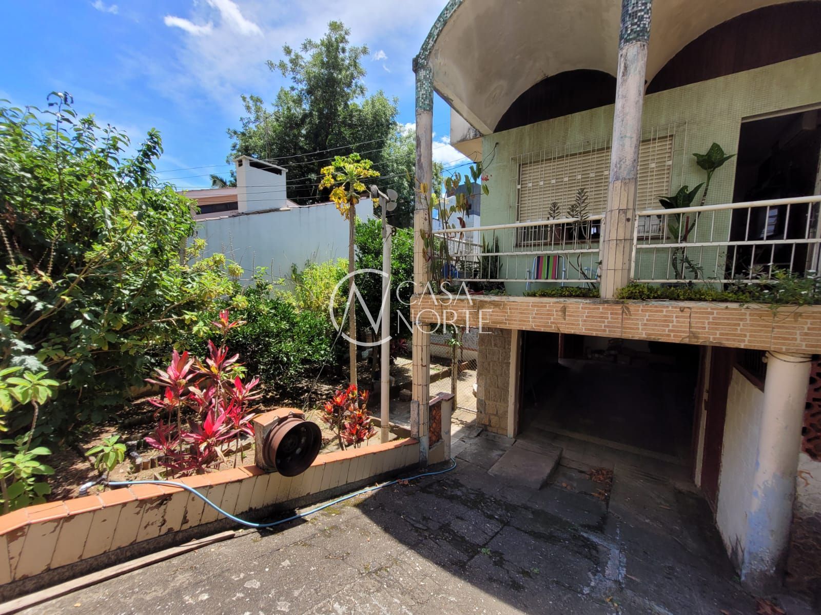 Casa à venda com 3 quartos, 140m², 2 vagas, Rua Líbano no bairro Higienópolis em Porto Alegre