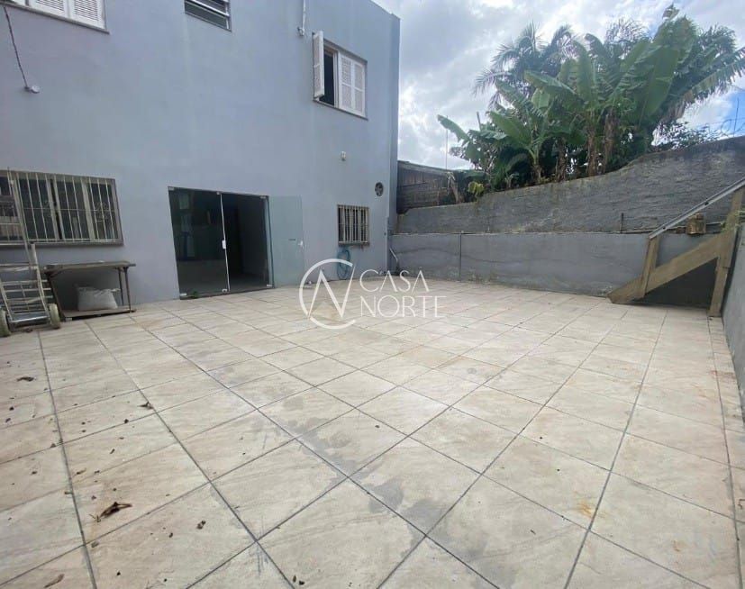 Casa à venda com -4 quarto, 379m², 2 suítes, 5 vagas, Avenida José Gertum no bairro Chácara das Pedras em Porto Alegre