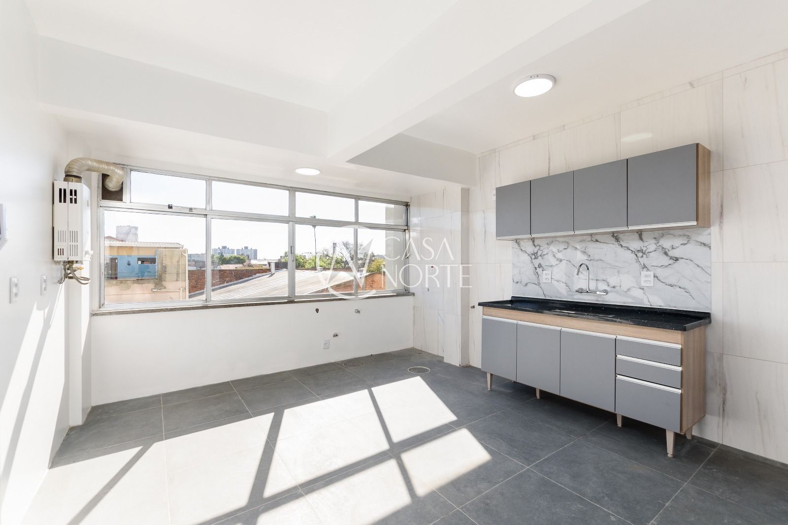 Apartamento à venda com 3 quartos, 85m², 1 suíte, Rua Padre Hildebrando no bairro Santa Maria Goretti em Porto Alegre