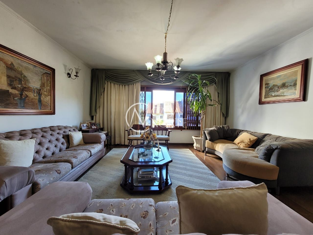 Casa à venda com 4 quartos, 390m², 1 suíte, 4 vagas, Rua General Sady Cahen Fischer no bairro Santa Fé em Porto Alegre