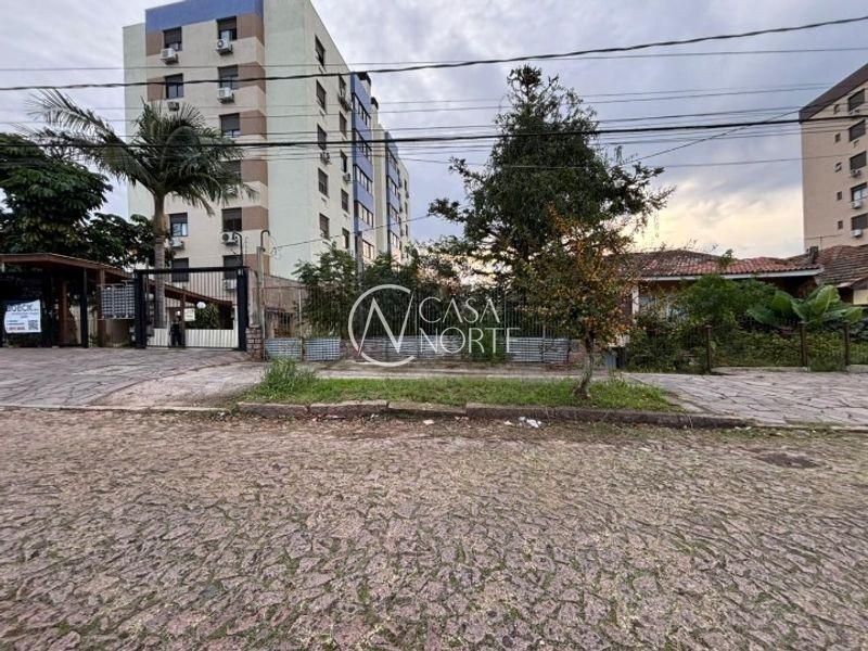 Terreno à venda  com 345m², Rua Eugênio du Pasquier no bairro Cristo Redentor em Porto Alegre