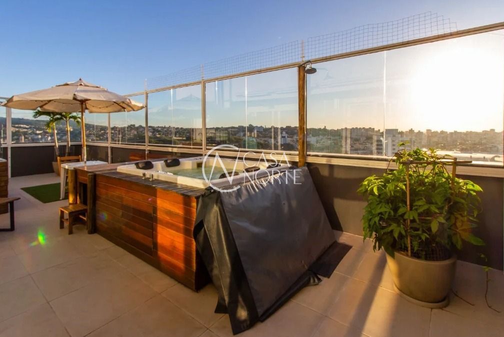 Cobertura à venda com 1 quarto, 137m², 2 vagas, Rua Cervantes no bairro Jardim Botânico em Porto Alegre