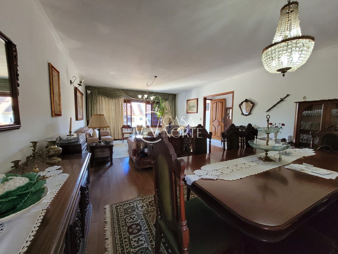 Casa à venda com 4 quartos, 390m², 1 suíte, 4 vagas, Rua General Sady Cahen Fischer no bairro Santa Fé em Porto Alegre