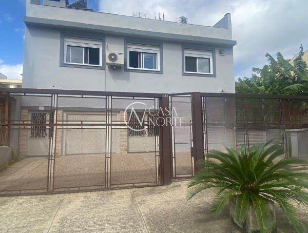 Casa à venda com -4 quarto, 379m², 2 suítes, 5 vagas, Avenida José Gertum no bairro Chácara das Pedras em Porto Alegre