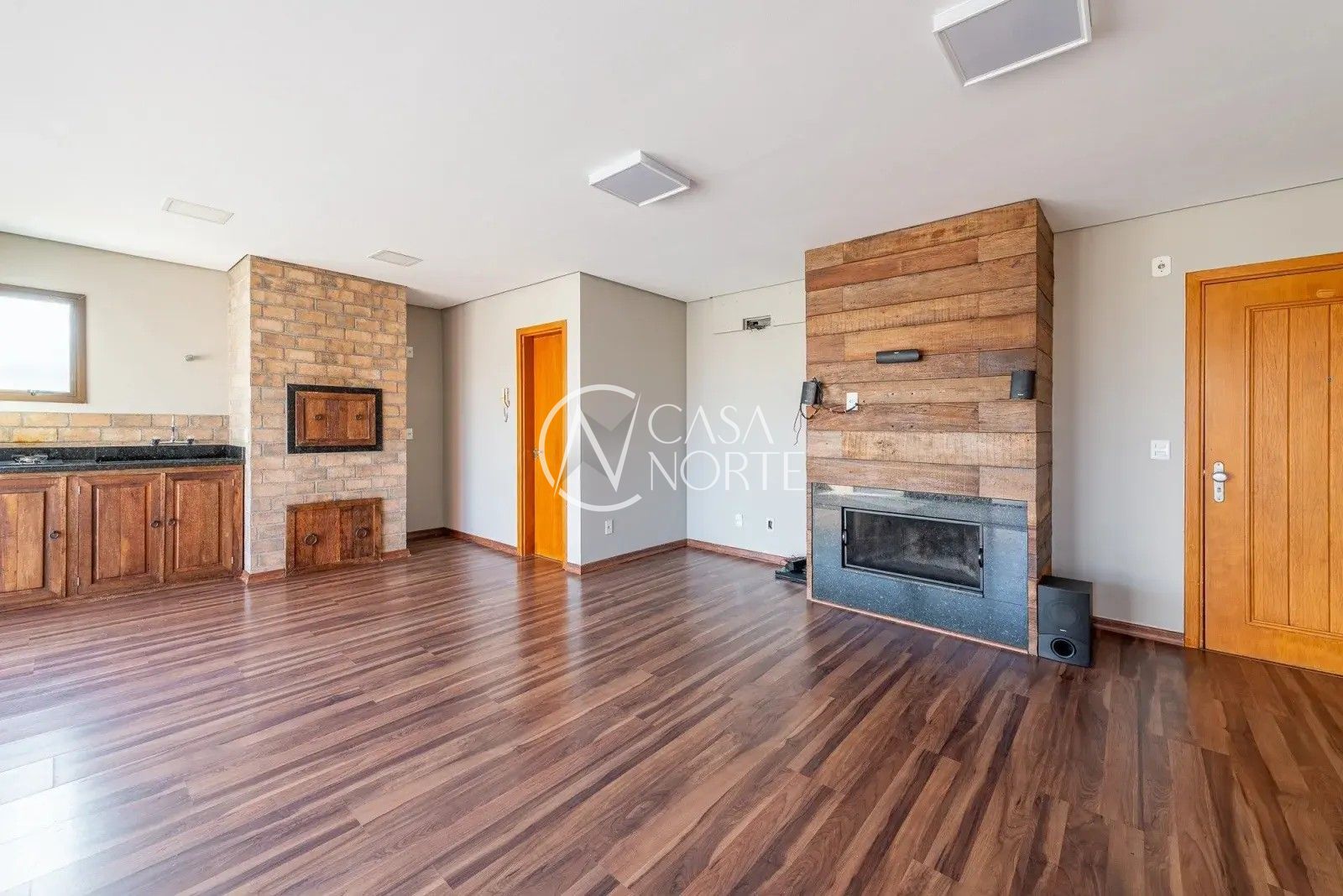 Cobertura à venda com 3 quartos, 210m², 1 suíte, 3 vagas, Avenida Panamericana no bairro Jardim Lindóia em Porto Alegre