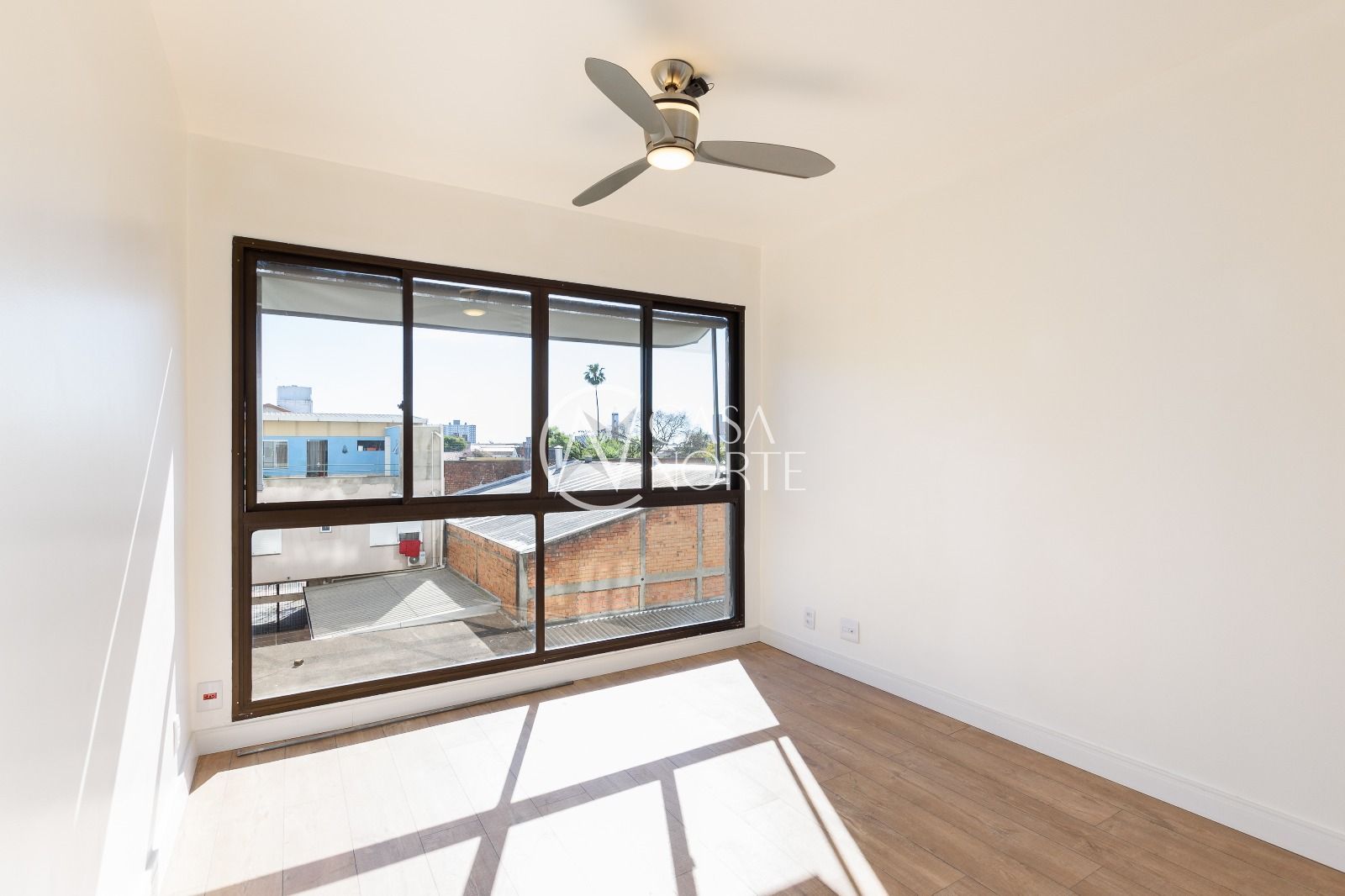 Apartamento à venda com 3 quartos, 85m², 1 suíte, Rua Padre Hildebrando no bairro Santa Maria Goretti em Porto Alegre