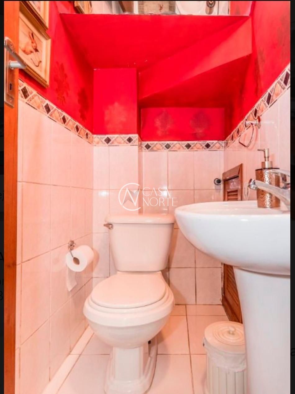 Casa à venda com 2 quartos, 98m², 1 suíte, 1 vaga, Avenida Karl Iwers no bairro Jardim Itu em Porto Alegre