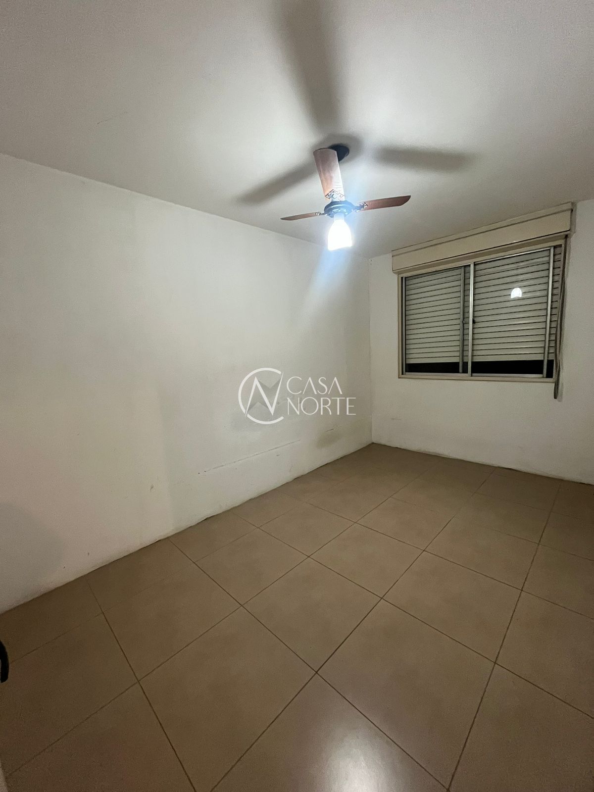 Apartamento à venda com 2 quartos, 40m², 1 vaga, Rua Santa Rosa de Lima no bairro Rubem Berta em Porto Alegre
