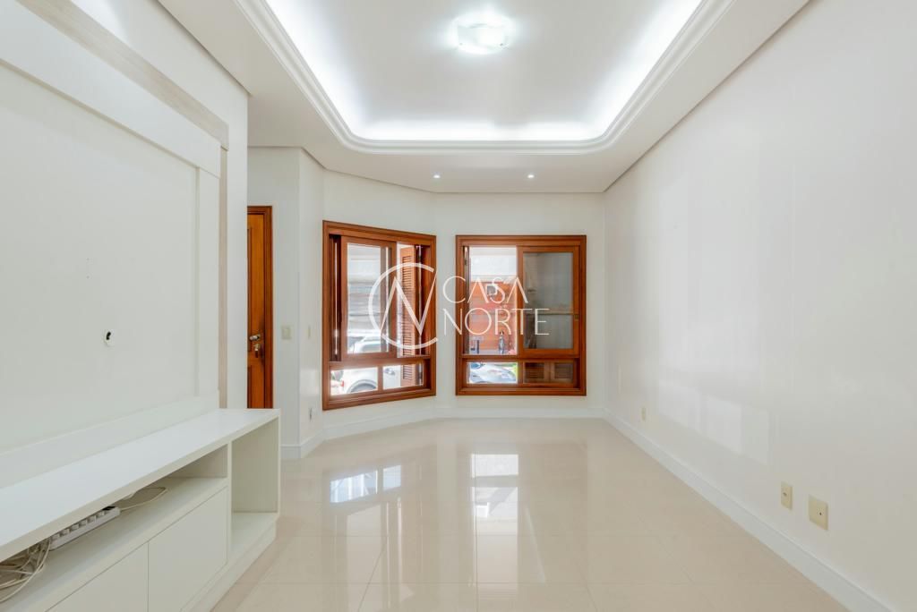 Casa de Condomínio à venda com 4 quartos, 177m², 1 suíte, 3 vagas, Avenida Ecoville no bairro Sarandi em Porto Alegre