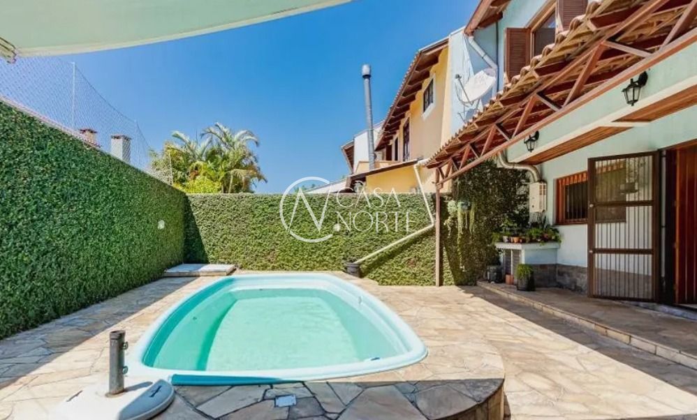Casa à venda com 4 quartos com 245m², 1 suíte, 4 vagas, Avenida Ecoville no bairro Sarandi em Porto Alegre