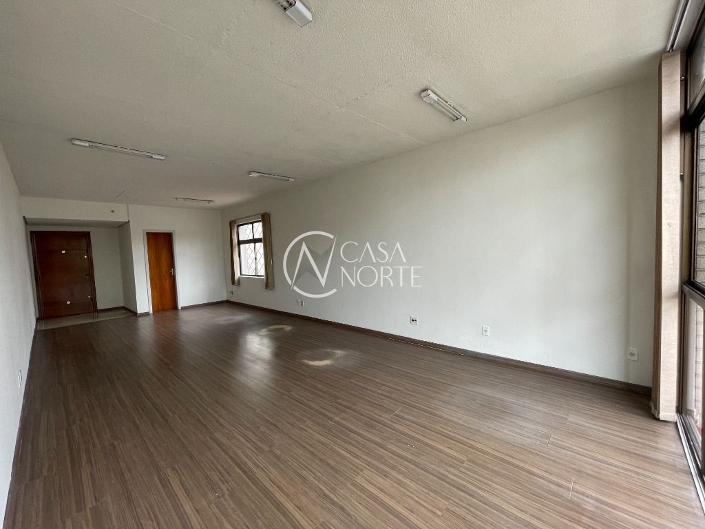 Sala Comercial à venda , 50m², Rua Umbú no bairro Passo da Areia em Porto Alegre