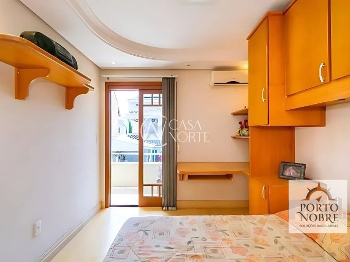 Casa à venda com 3 quartos com 220m², 1 suíte, 2 vagas, Avenida Ecoville no bairro Sarandi em Porto Alegre