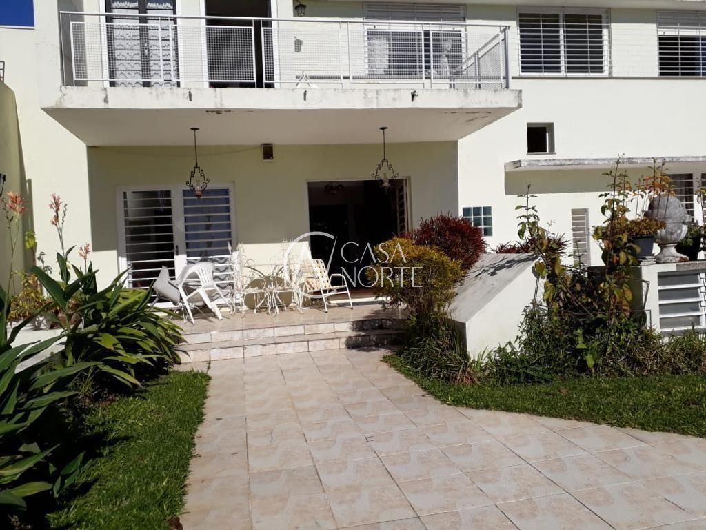 Sobrado à venda com 4 quartos com 851m², 2 suítes, 6 vagas, Rua General Salvador Pinheiro no bairro Vila Jardim em Porto Alegre