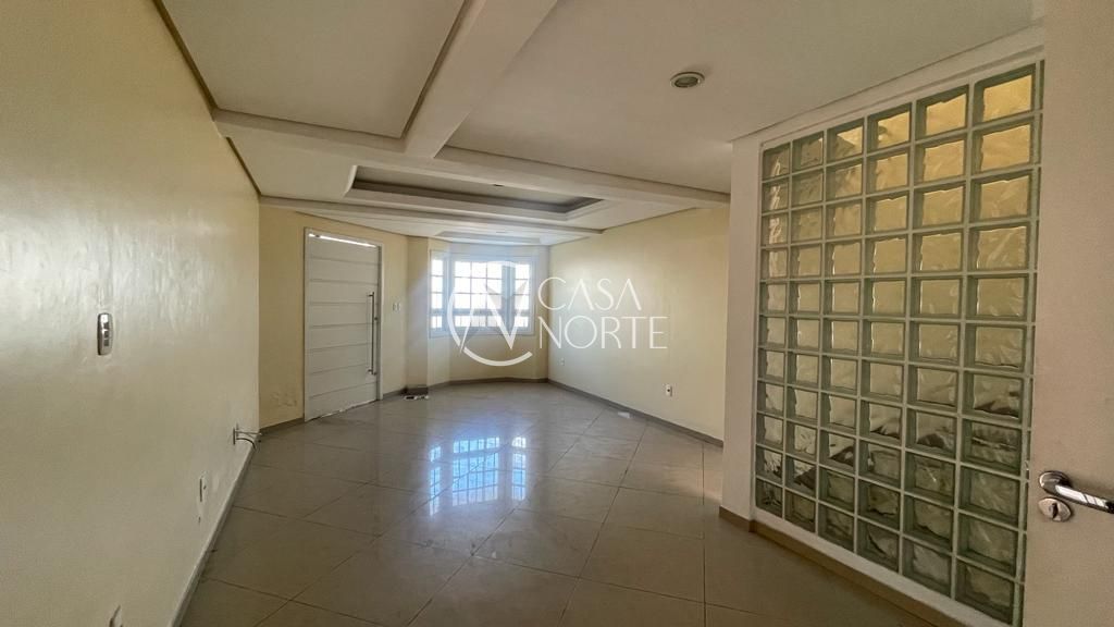 Casa à venda com 4 quartos com 250m², 1 suíte, 6 vagas, Avenida Ecoville no bairro Sarandi em Porto Alegre