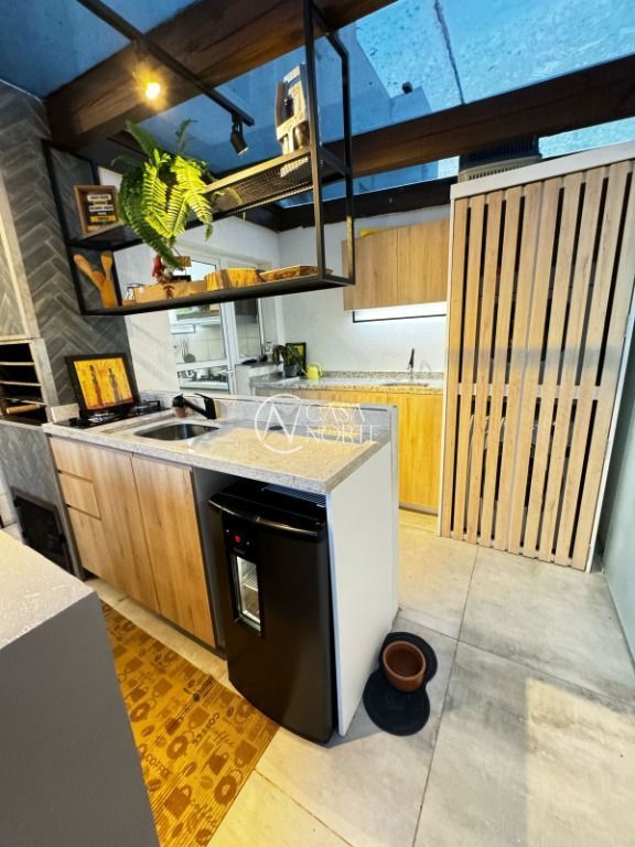 Casa à venda com 3 quartos, 172m², 1 suíte, 2 vagas, Avenida Protásio Alves no bairro Rio Branco em Porto Alegre