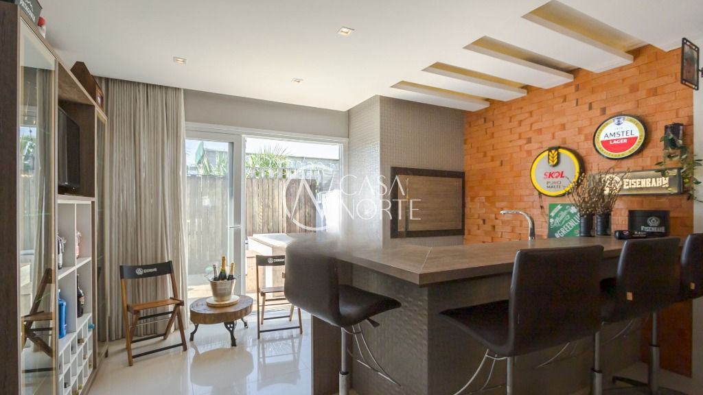 Casa à venda com 3 quartos com 280m², 3 suítes, 2 vagas, Avenida Willy Eugenio Fleck no bairro Sarandi em Porto Alegre