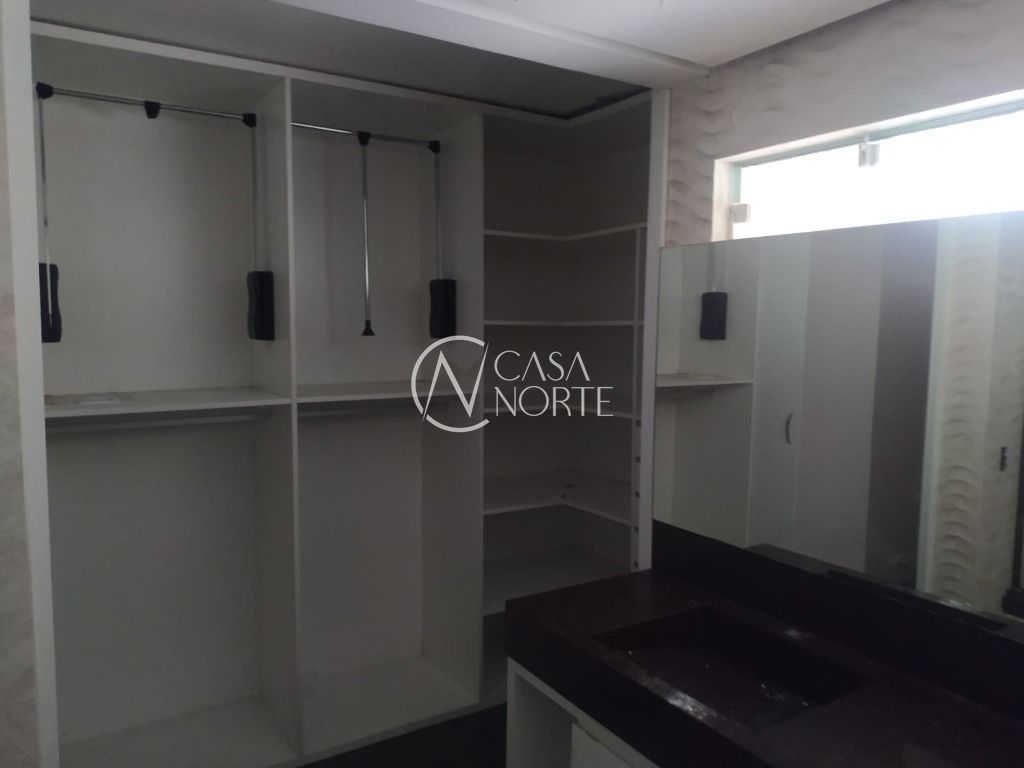 Casa à venda com 4 quartos com 171m², 2 suítes, Avenida Professor Paula Soares no bairro Jardim Itu Sabará em Porto Alegre