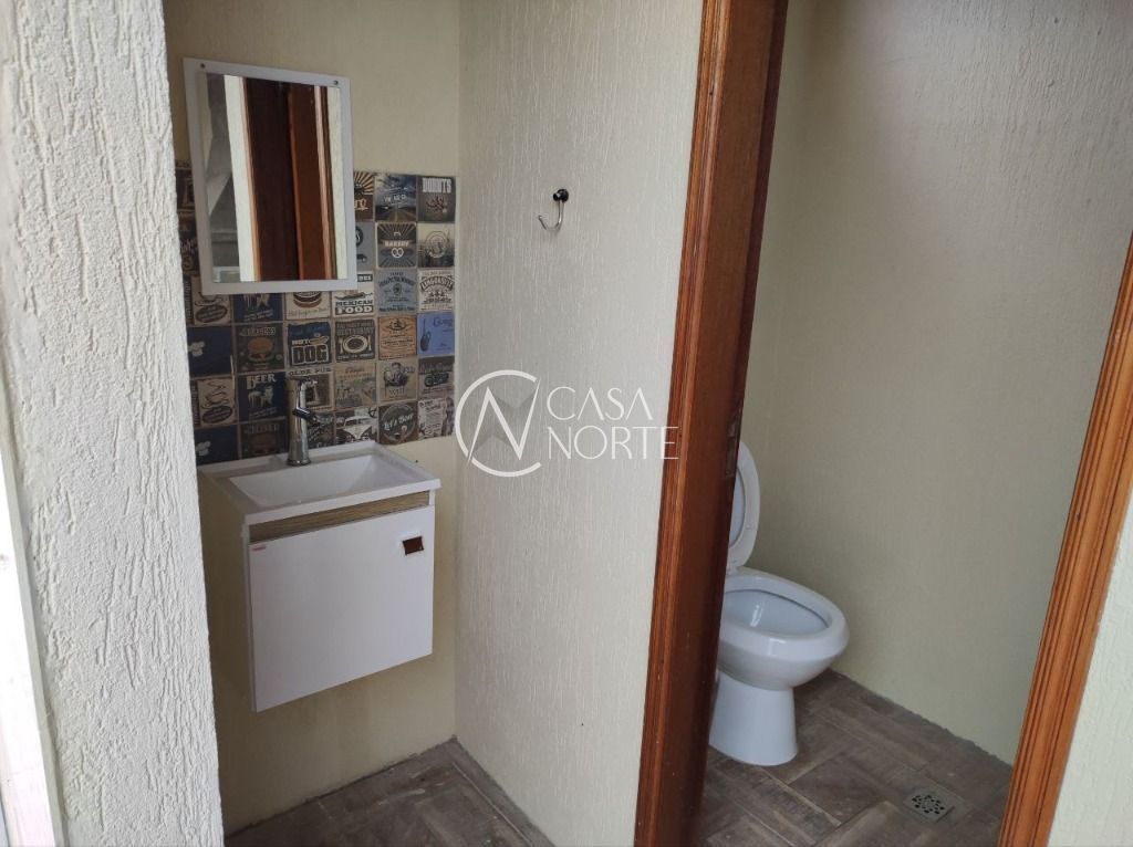 Casa à venda com 3 quartos com 300m², 2 suítes, 3 vagas, Rua Abílio Miller no bairro Jardim Itu Sabará em Porto Alegre