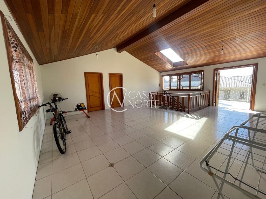 Casa à venda com 4 quartos com 320m², 2 suítes, Avenida Ecoville no bairro Sarandi em Porto Alegre