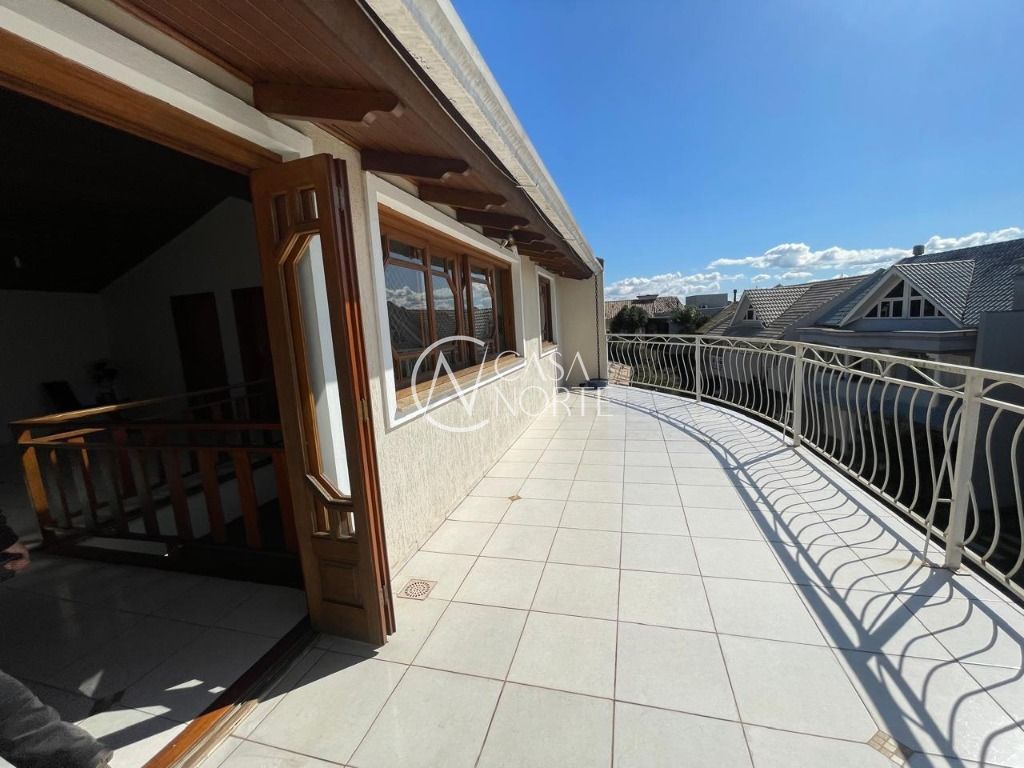 Casa à venda com 4 quartos com 320m², 2 suítes, Avenida Ecoville no bairro Sarandi em Porto Alegre