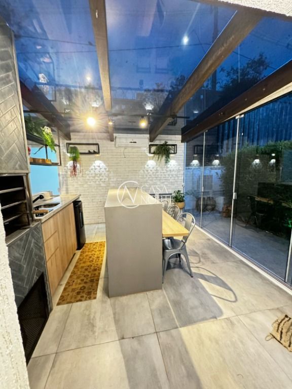 Casa à venda com 3 quartos, 172m², 1 suíte, 2 vagas, Avenida Protásio Alves no bairro Rio Branco em Porto Alegre