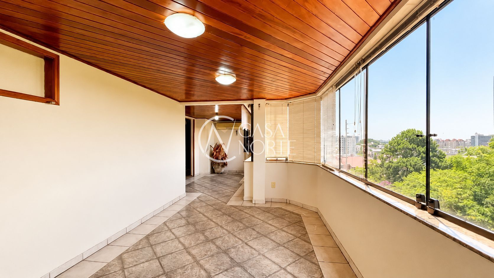 Apartamento à venda com 3 quartos, 147m², 1 suíte, 2 vagas, Rua Maestro Salvador Campanella no bairro Jardim Planalto em Porto Alegre