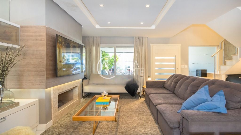 Casa à venda com 3 quartos com 280m², 3 suítes, 2 vagas, Avenida Willy Eugenio Fleck no bairro Sarandi em Porto Alegre