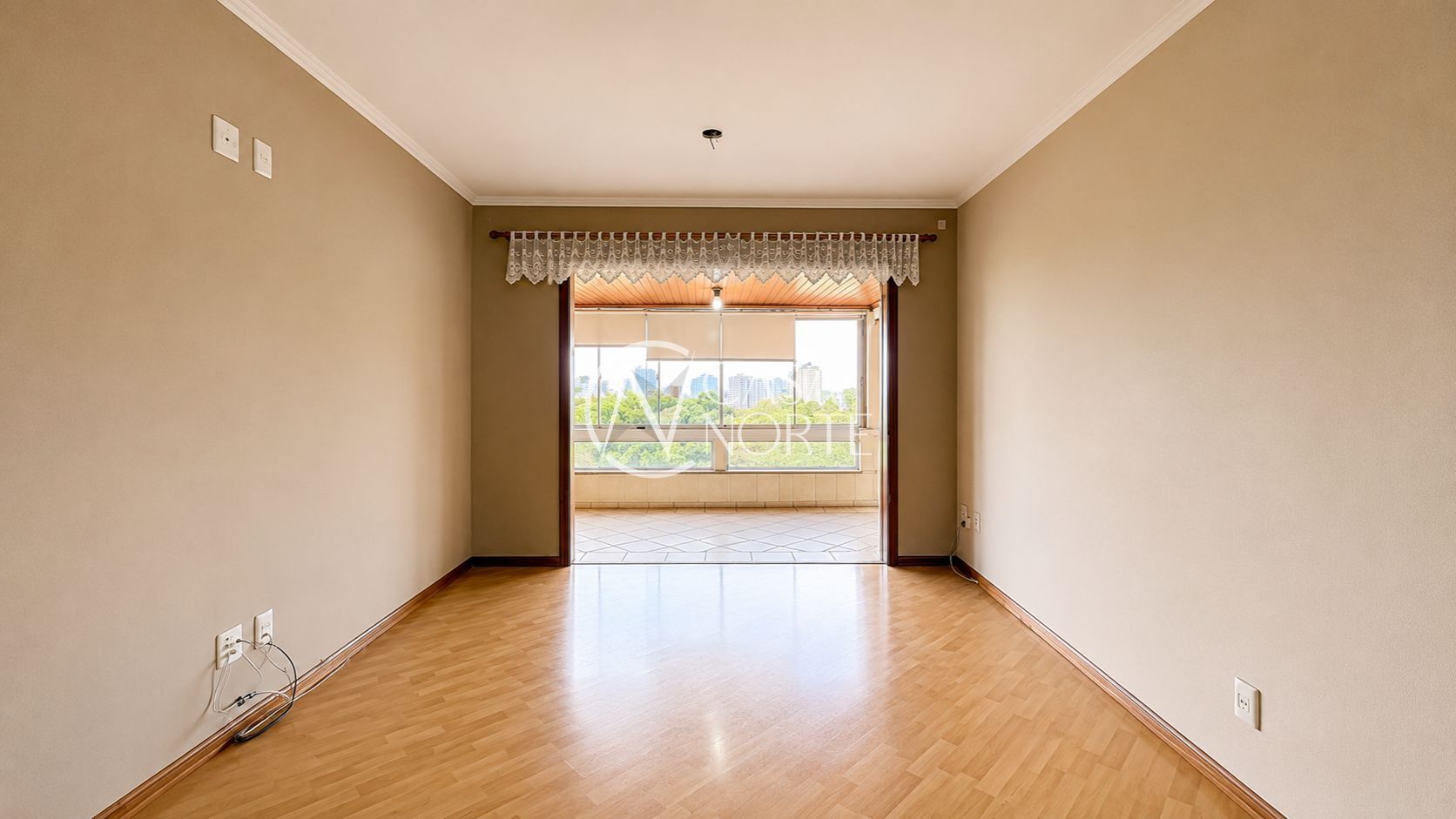 Apartamento à venda com 3 quartos, 147m², 1 suíte, 2 vagas, Rua Maestro Salvador Campanella no bairro Jardim Planalto em Porto Alegre