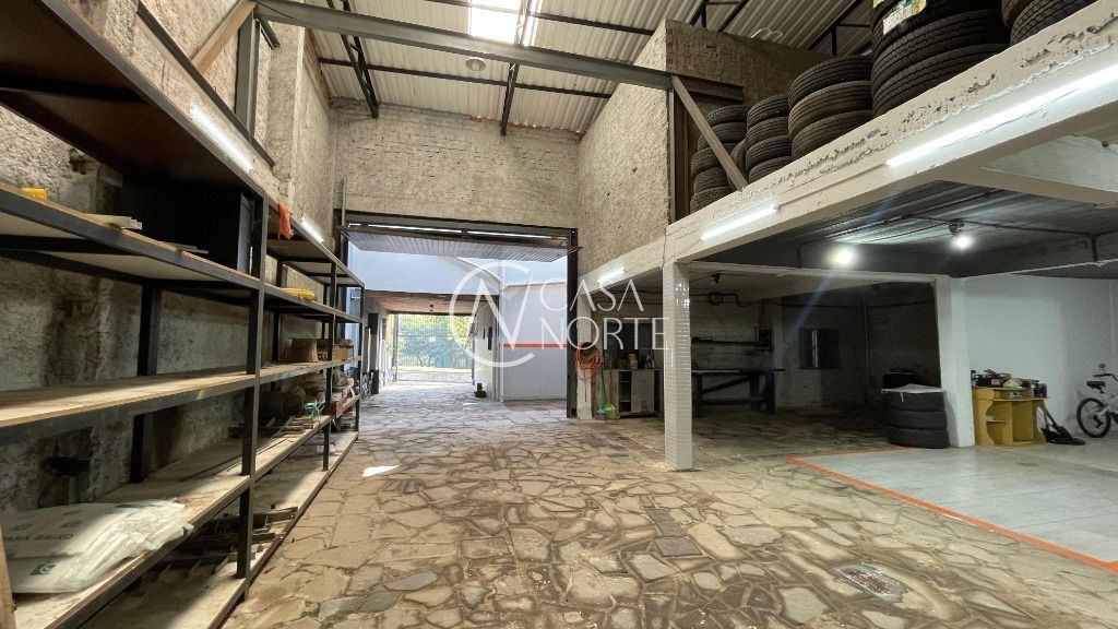 Pavilhão à venda  com 740m², Rua Doutor Fernando Ortiz Schneider no bairro Partenon em Porto Alegre