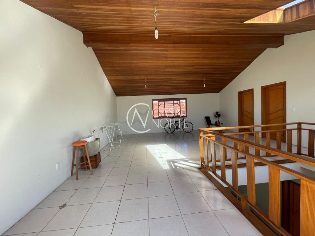 Casa à venda com 4 quartos com 320m², 2 suítes, Avenida Ecoville no bairro Sarandi em Porto Alegre