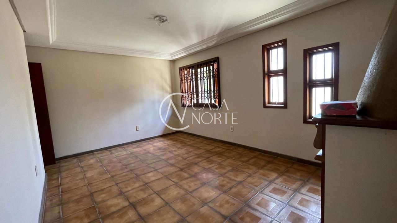 Casa à venda com 4 quartos, 271m², 1 suíte, 3 vagas, Avenida Professor Paula Soares no bairro Jardim Itu em Porto Alegre