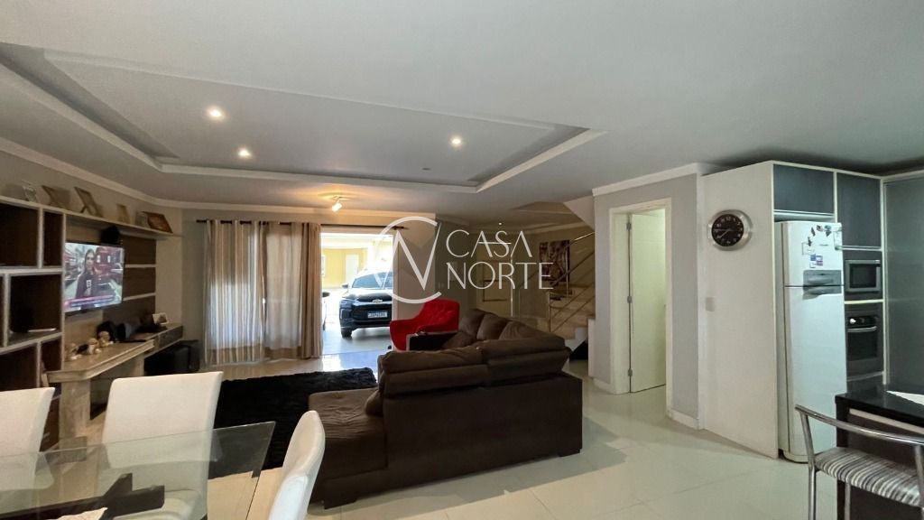 Casa à venda com 3 quartos com 200m², 3 suítes, Avenida Ecoville no bairro Sarandi em Porto Alegre