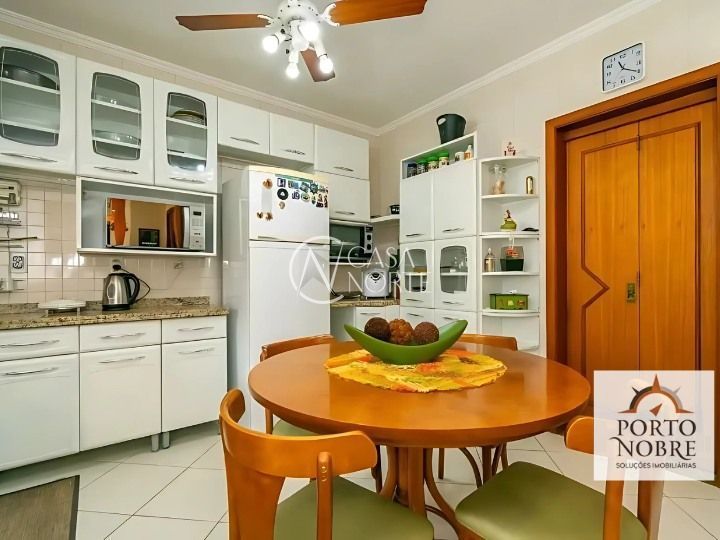 Casa à venda com 3 quartos com 220m², 1 suíte, 2 vagas, Avenida Ecoville no bairro Sarandi em Porto Alegre