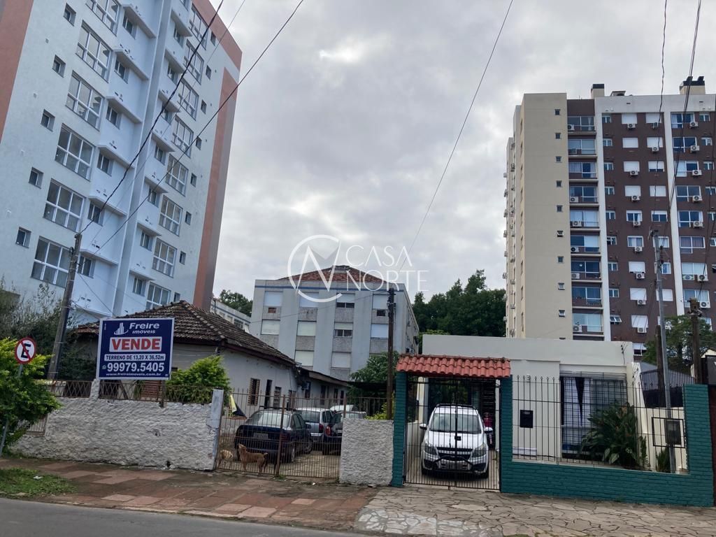 Casa à venda com 2 quartos, 241m², 1 suíte, Rua Fernando Cortez no bairro Cristo Redentor em Porto Alegre