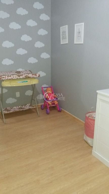 Casa à venda com 2 quartos com 151m², 1 suíte, 2 vagas, Rua Alcebíades Ribeiro no bairro Hípica em Porto Alegre