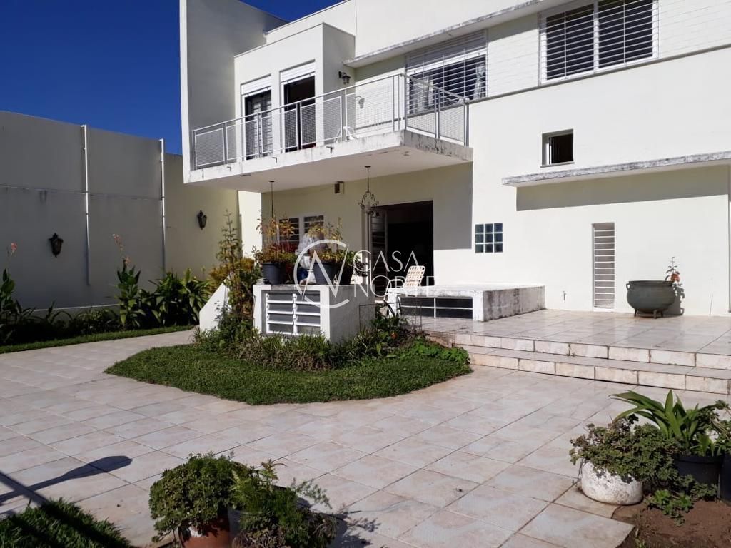Sobrado à venda com 4 quartos com 851m², 2 suítes, 6 vagas, Rua General Salvador Pinheiro no bairro Vila Jardim em Porto Alegre